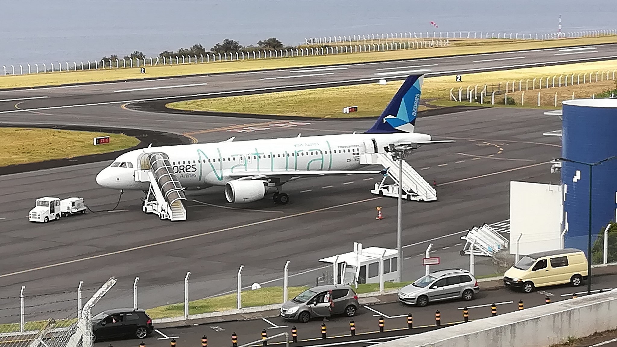 Aeroporto da Horta. Comandante da SATA proporciona viagem tranquila em dia de mau tempo