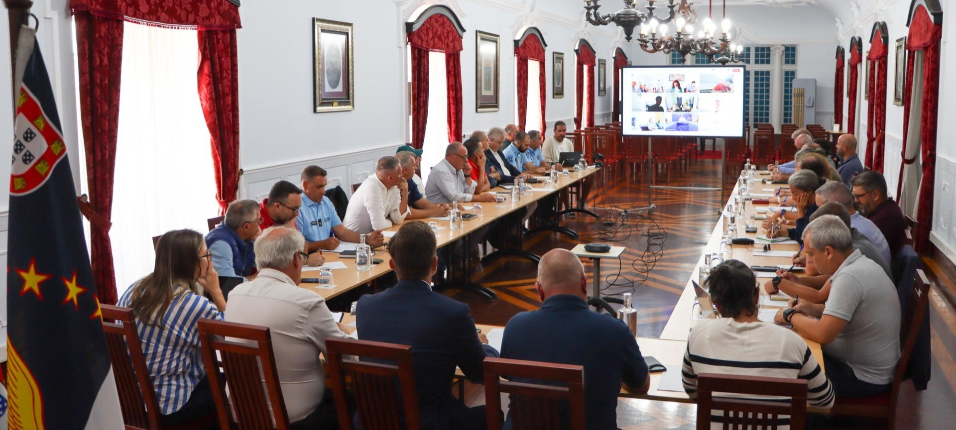 Comissão local de Proteção Civil atenta ao furacão Gabrielle
